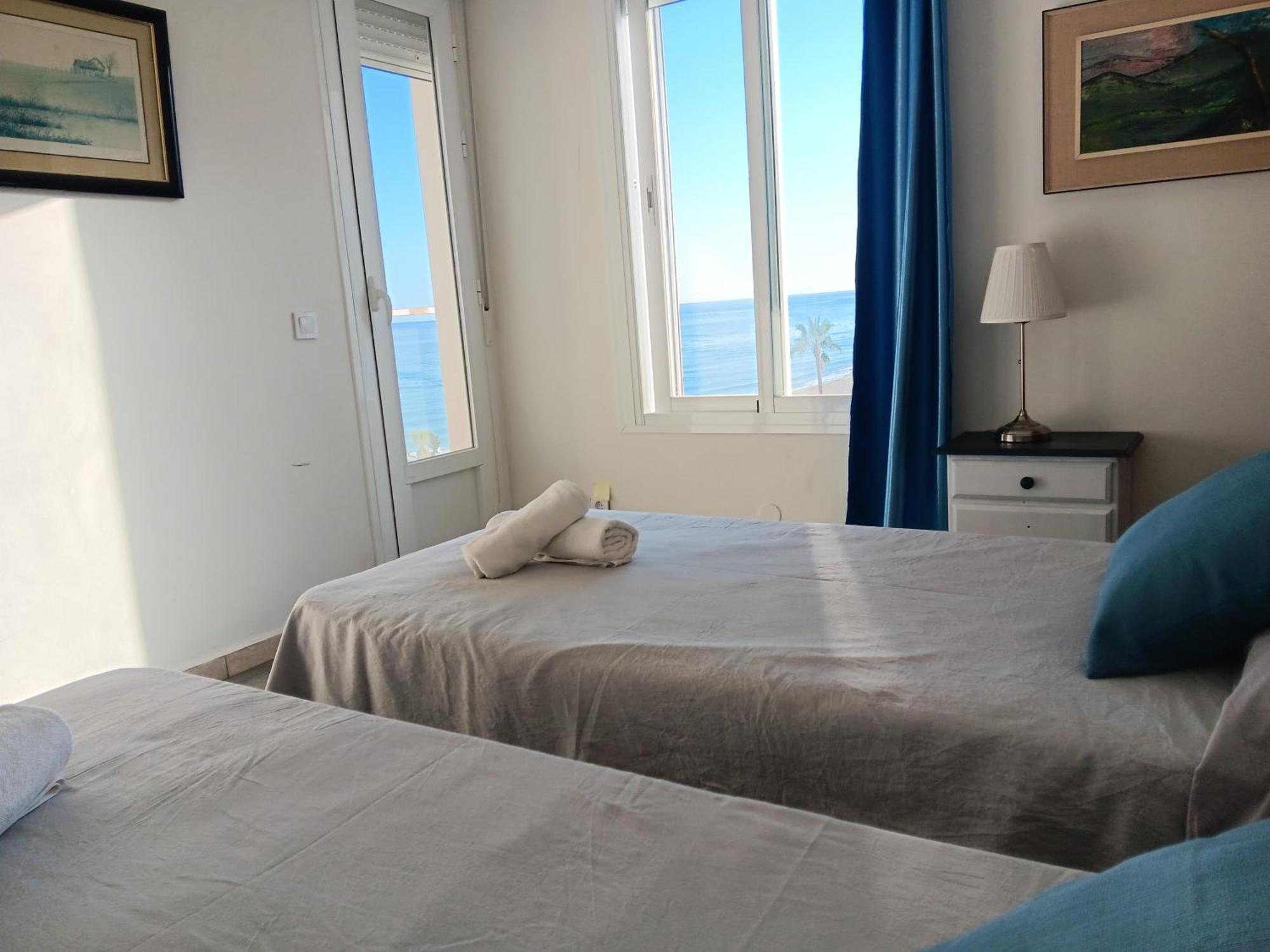 Alojamiento Iberia Playa Estepona Exteriör bild
