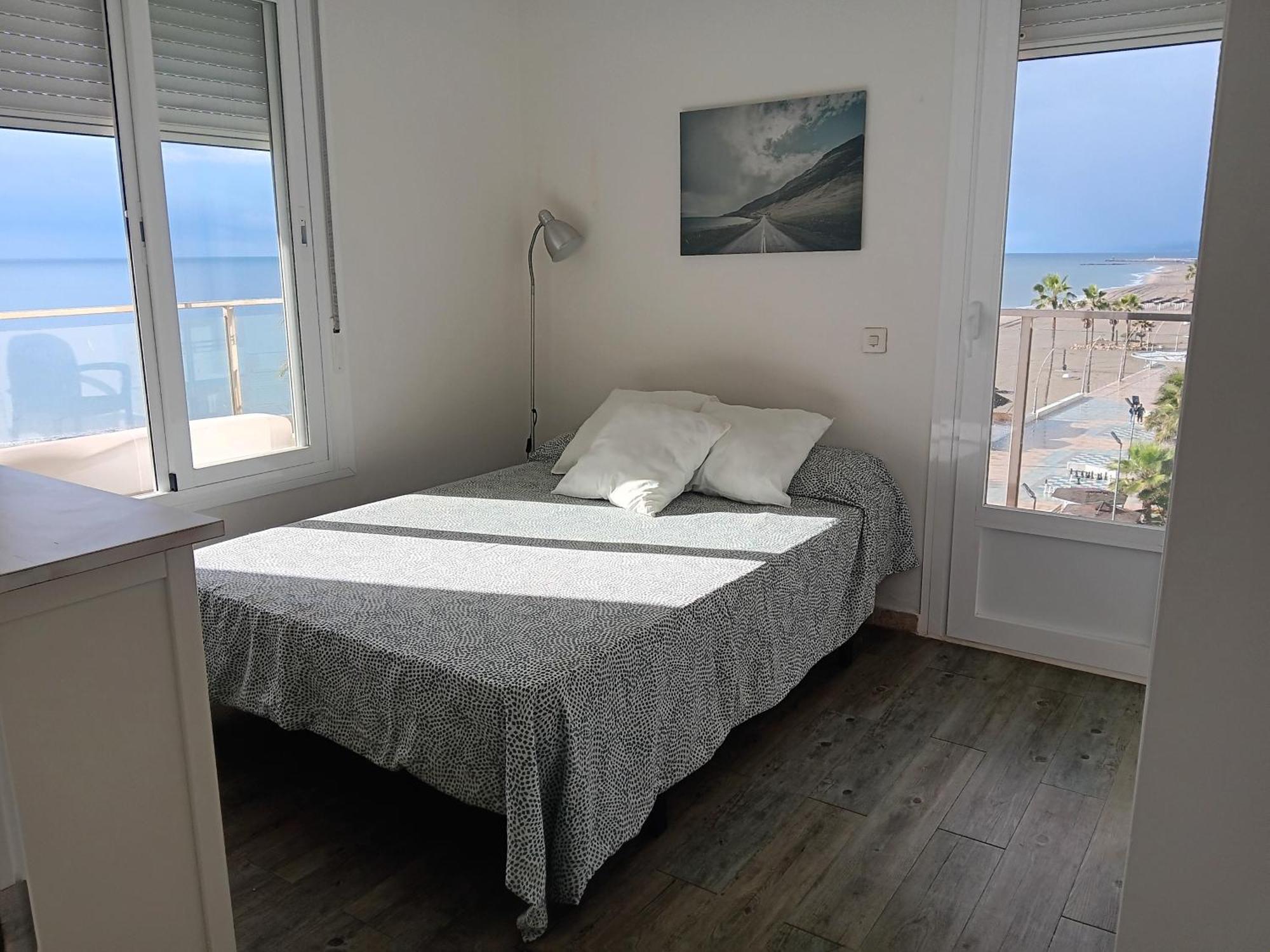 Alojamiento Iberia Playa Estepona Exteriör bild
