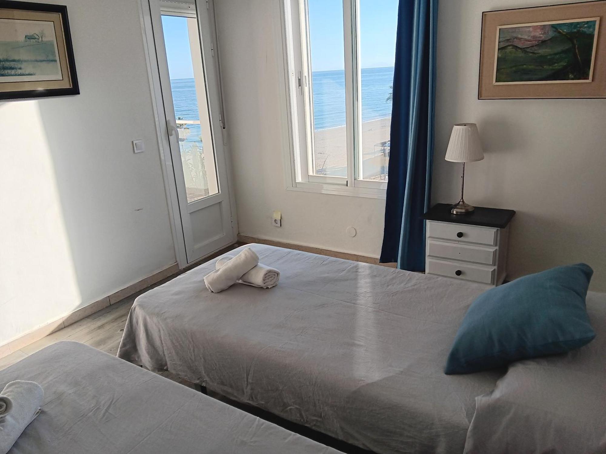 Alojamiento Iberia Playa Estepona Exteriör bild