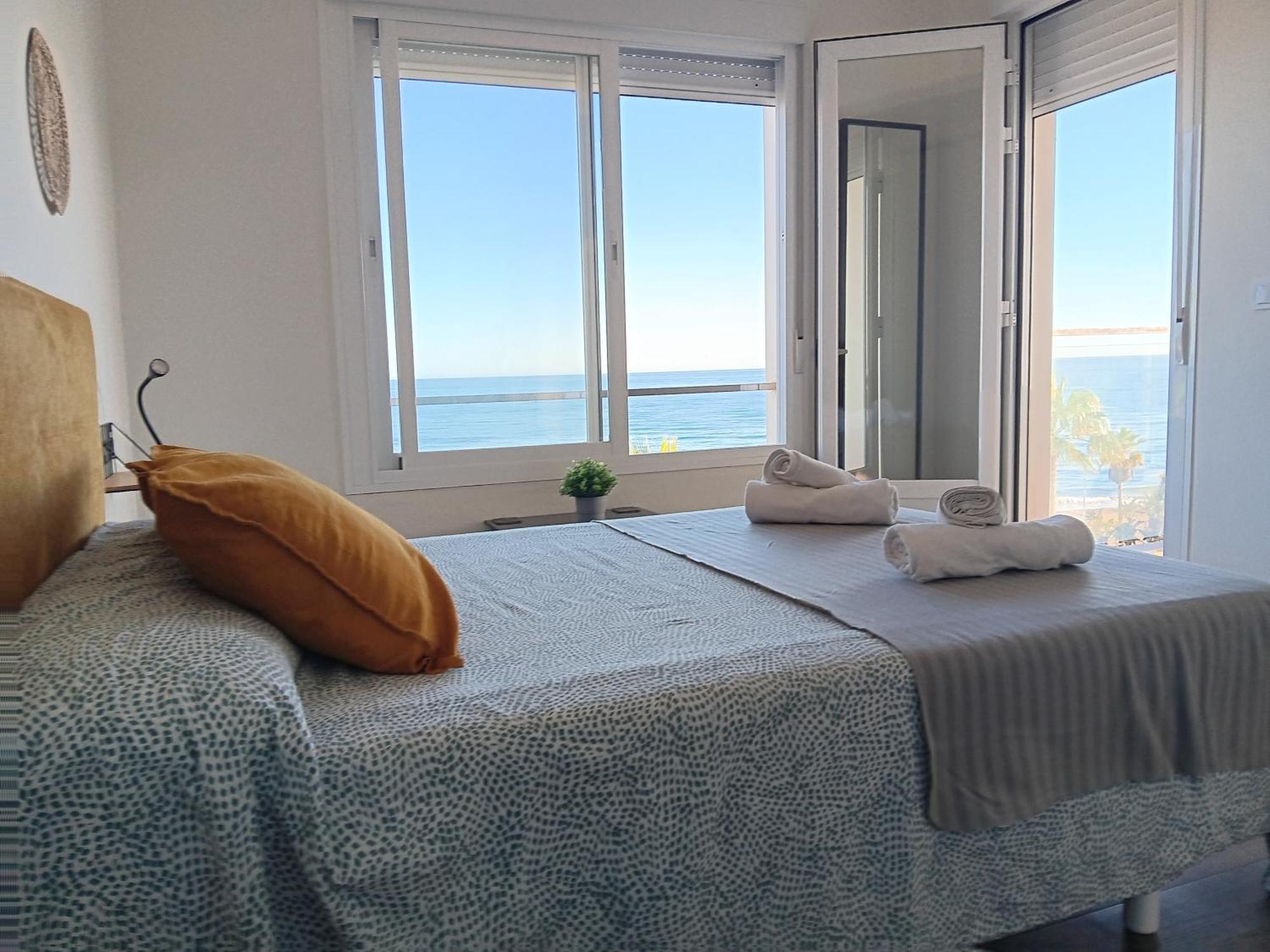 Alojamiento Iberia Playa Estepona Exteriör bild